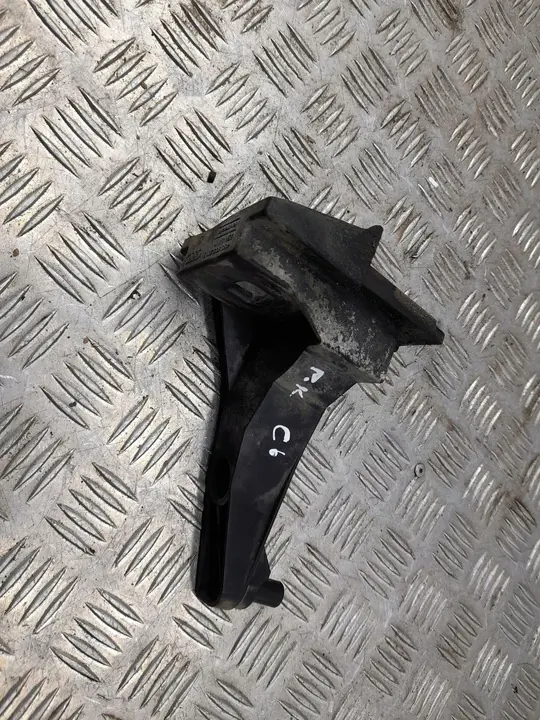 Vänster fram kylare fäste Audi A7 S7 4G 2013 image 5