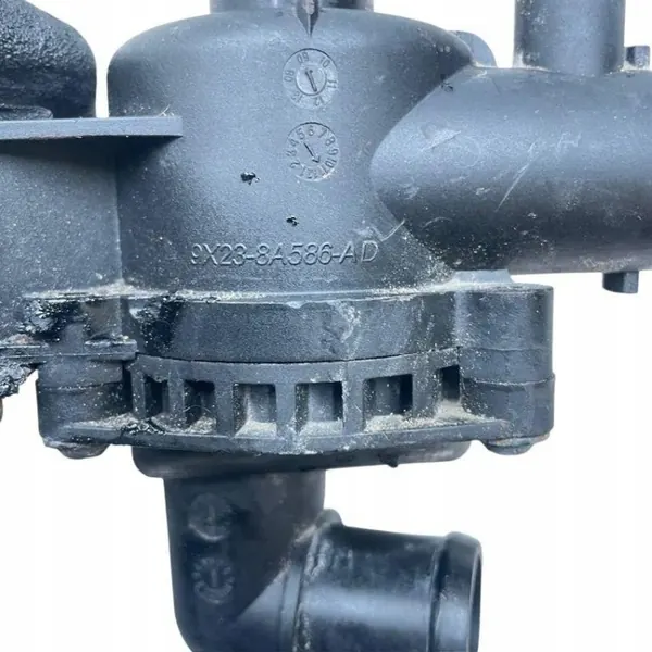 Land Rover termostaatin kotelo OEM 9X238A586AD image 6