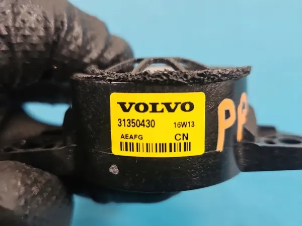 Volvo S90 Kaiutin OEM 31350430 - Käytetty image 4