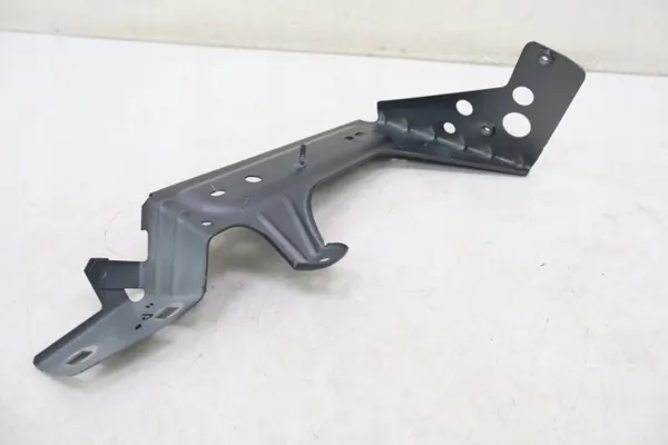 Maserati Grecale etu oikea lokasuoja kiinnike OEM 1274738686 image 3