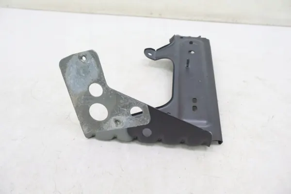 Maserati Grecale etu oikea lokasuoja kiinnike OEM 1274738686 image 4