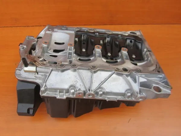 VW AUDI A4 A6 2.0 TSI TFSI Oljetank 06L103603BP image 6