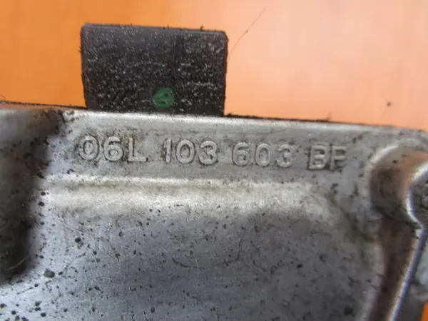 VW AUDI A4 A6 2.0 TSI TFSI Oljetank 06L103603BP image 8