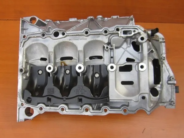 VW AUDI A4 A6 2.0 TSI TFSI Oljetank 06L103603BP image 9