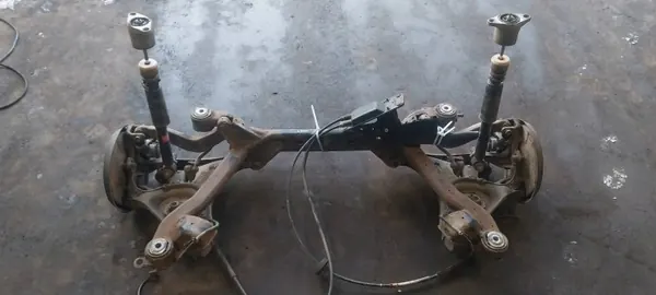 OEM-taka-akselipalkki Audi A4 B6 Sedanille image 2