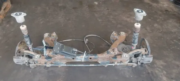 OEM-taka-akselipalkki Audi A4 B6 Sedanille image 6