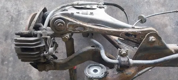 OEM-taka-akselipalkki Audi A4 B6 Sedanille image 7