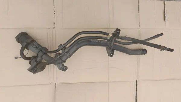 Tankvulpijp OEM 31030V7000 voor Hyundai Tucson image 2