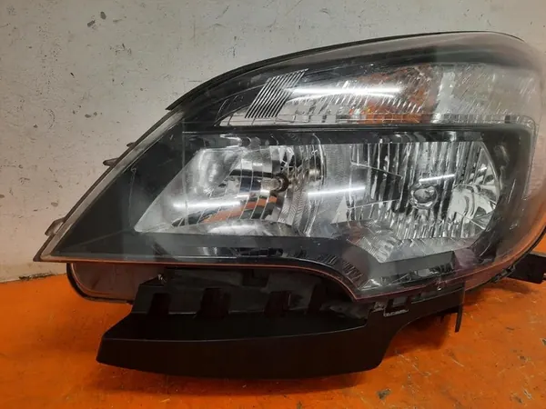 Opel Mokka Linker Scheinwerfer OE 42435929 image 2