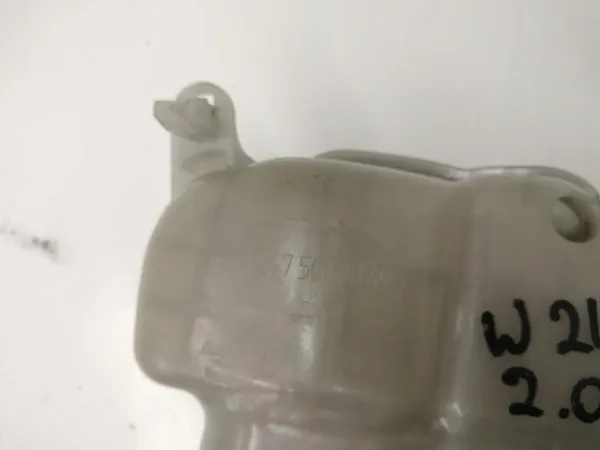 Ausgleichsbehälter MERCEDES GLA GLB A2475000049 image 4