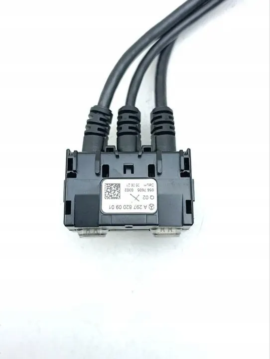 Mercedes-Benz EQS USB-inmatningsenhet OEM A2978200901 image 4