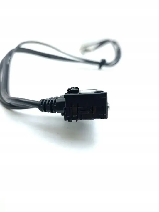 Mercedes-Benz EQS USB-inmatningsenhet OEM A2978200901 image 6