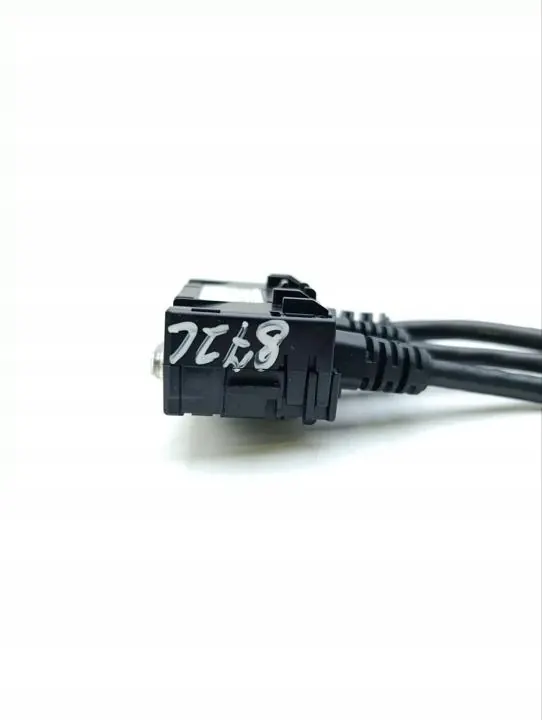 Mercedes-Benz EQS USB-inmatningsenhet OEM A2978200901 image 7