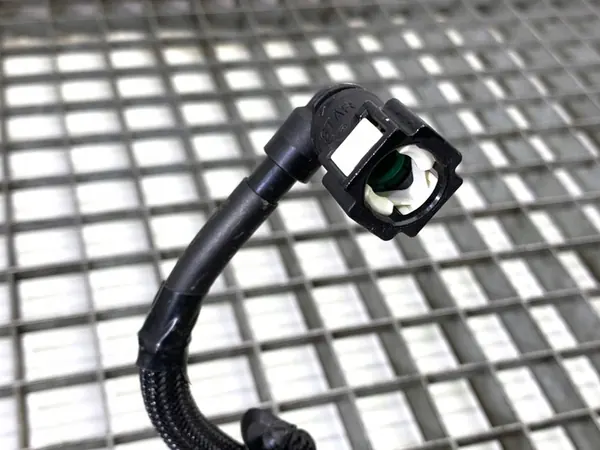 Tuyau de carburant pour Renault Clio V 164460405R image 3