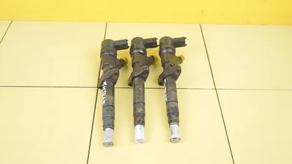 Inyector OEM 0445110141 para Renault Master 2.5 DCI image 2