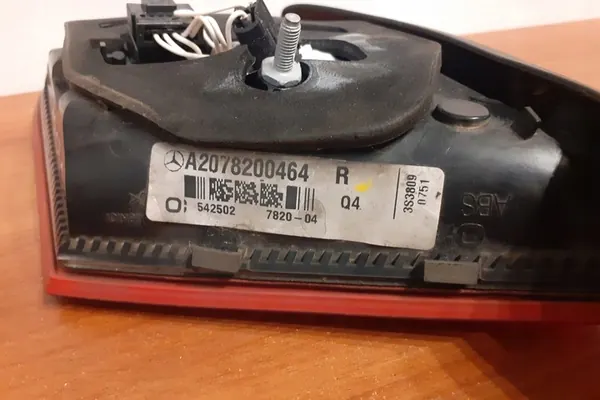 Rechter kofferlamp MERCEDES-BENZ E COUPE A2078200364 image 2