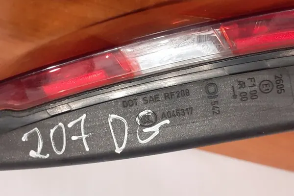 Rechter kofferlamp MERCEDES-BENZ E COUPE A2078200364 image 8