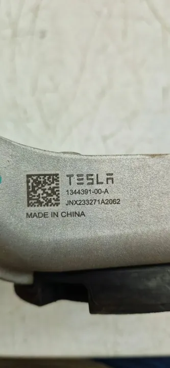 Support d'amortisseur avant Tesla Model 3 OEM 134439100A image 6