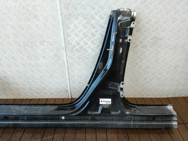 Suzuki Kizashi 09-14 Linker Drempel OE Onderdeel image 3