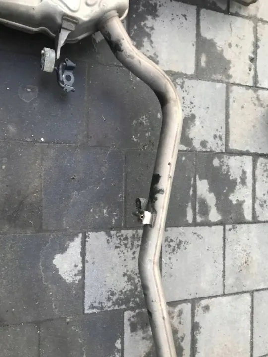 Audi A6 4K Pakoputken Vaimennin OEM 4k0253611AD image 3