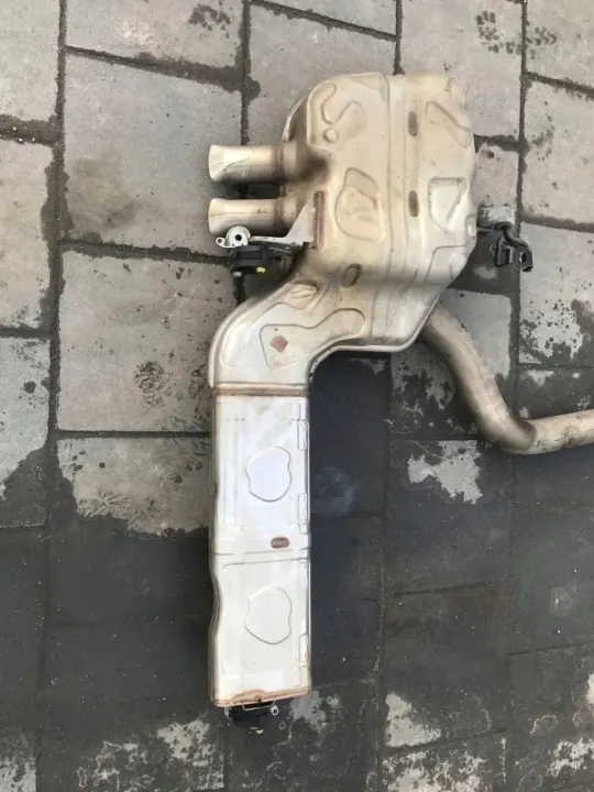 Audi A6 4K Pakoputken Vaimennin OEM 4k0253611AD image 6