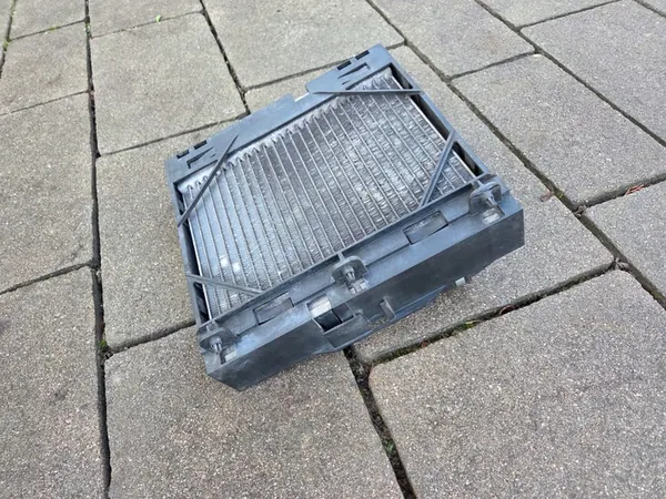 BMW 5 F10 F11 Enfriador de Agua Adicional 7802662-04 image 4