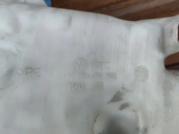 PESUAINERESERVAARI XENON VW GOLF IV image 2