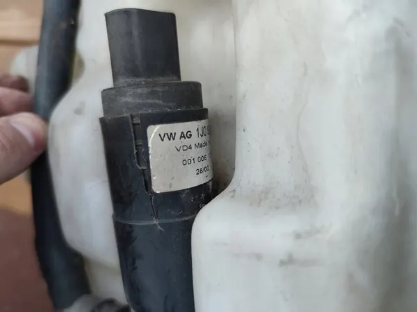 PESUAINERESERVAARI XENON VW GOLF IV image 5