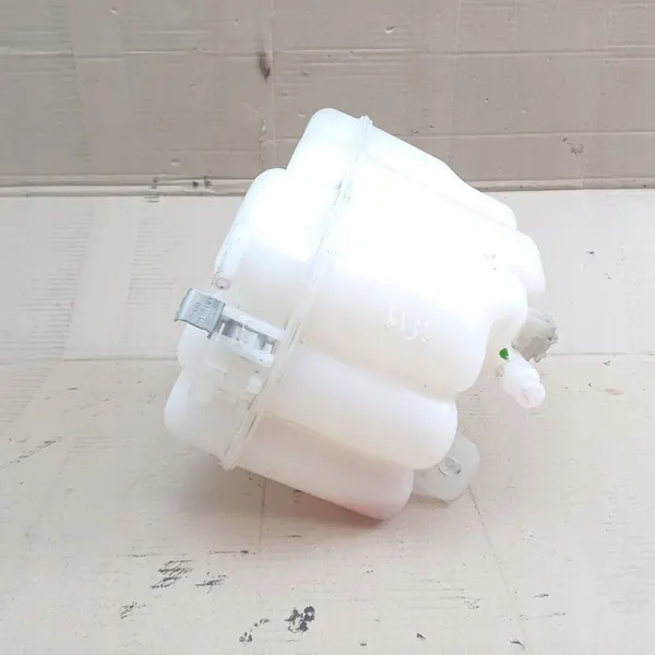 Tuulilasinpesuneste säiliö Porsche Cayenne 7P0121407 image 3