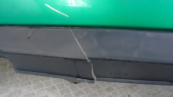 Paraurti posteriore VW Golf III 5 porte image 2