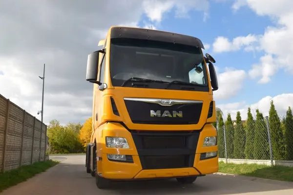 Cabina MAN TGX XXL usada Euro 5/6 - Qualidade OEM image 2