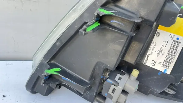 Oikea etuvalaisin Nissan Navara D40 Lift Pathfinder image 6