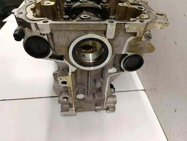 BMW Moottorilohko OEM G20 318i B48B20A - Käytetty image 8