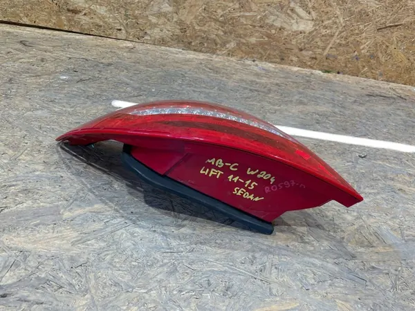 Mercedes C-Klasse W204 Lift 11-15 Sedan Linker Achterlicht A2048201864 image 3