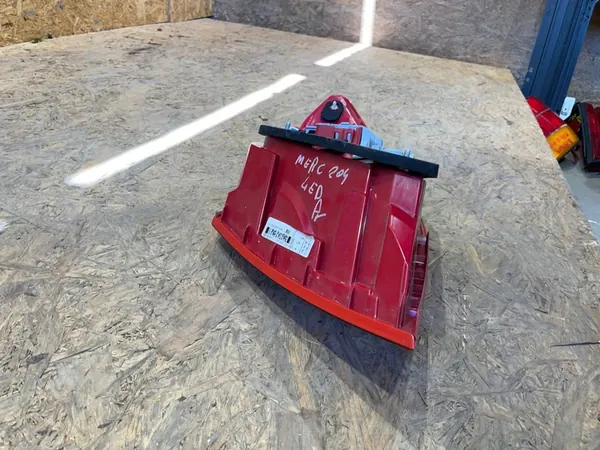 Mercedes C-Klasse W204 Lift 11-15 Sedan Linker Achterlicht A2048201864 image 8