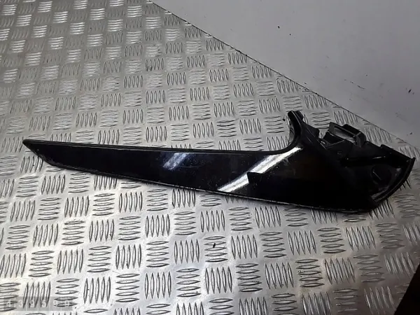 Lexus Pilaarbekleding OEM 7681348020 - Gebruikt image 2
