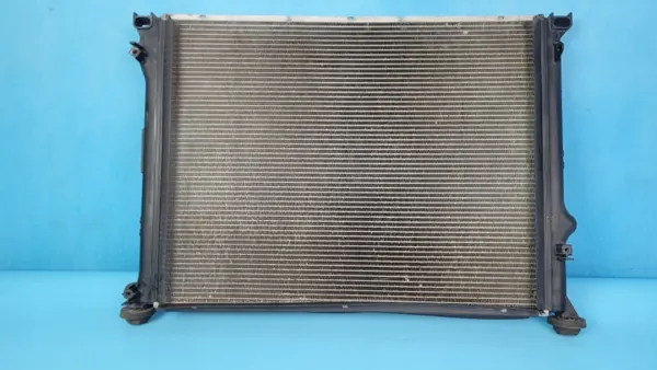 Radiateur d'eau Dodge Challenger SXT OEM M143308G image 2