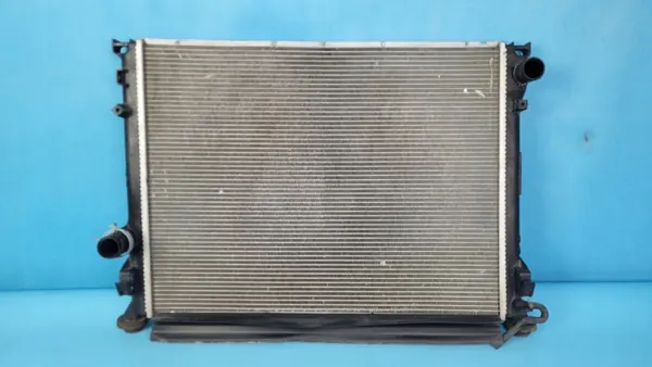 Radiateur d'eau Dodge Challenger SXT OEM M143308G image 4