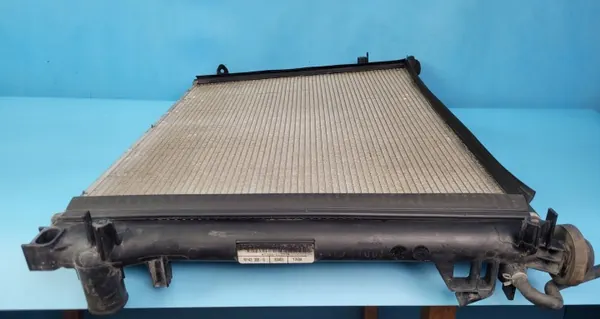 Radiateur d'eau Dodge Challenger SXT OEM M143308G image 7