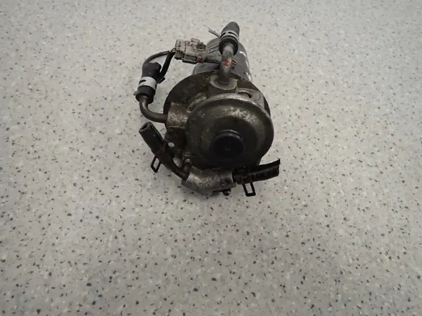 TOYOTA COROLLA VERSO 2.2D Base do Filtro de Combustível image 4