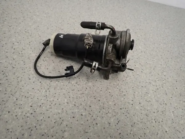 TOYOTA COROLLA VERSO 2.2D Base do Filtro de Combustível image 6