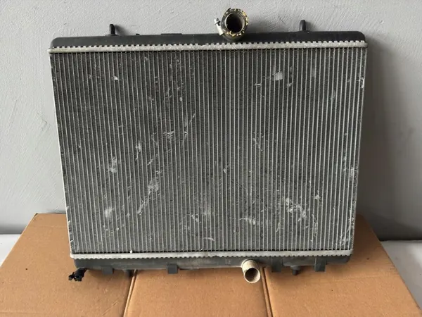 Radiateur Citroen C5 OEM 9680533480 (2007-2017) image 2