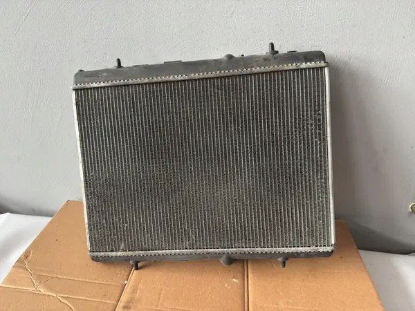 Radiateur Citroen C5 OEM 9680533480 (2007-2017) image 4
