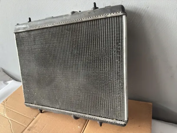 Radiateur Citroen C5 OEM 9680533480 (2007-2017) image 6