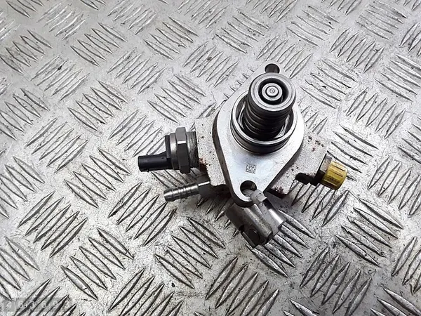 Bomba de combustível 2017 Skoda Fabia III 1.2 TSI OEM 04E127026AT image 2