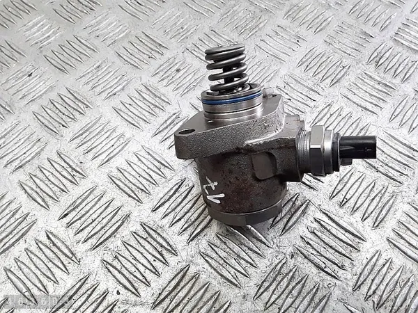 Bomba de combustível 2017 Skoda Fabia III 1.2 TSI OEM 04E127026AT image 3