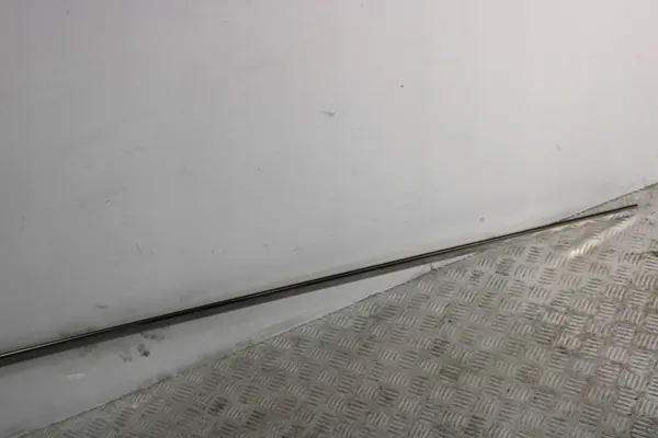 LISTWA DACHOWA CHROMOWA LEWA OEM voor Peugeot 5008 II image 4