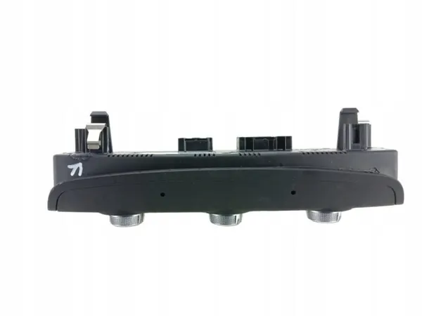 Ilmastointipaneeli OEM 83A820047F Audi Q2:lle 2020-2023 image 4