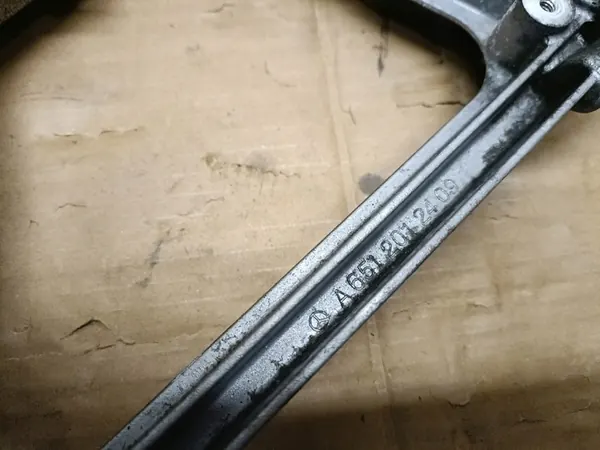 MERCEDES 2.2 CDI Täcklock med Vattenpump image 3