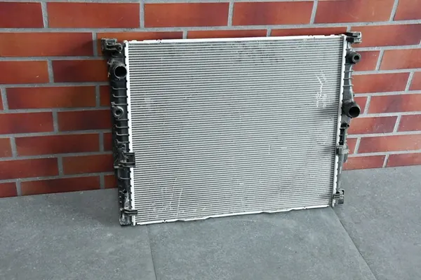 Radiador de agua BMW 5 G30 G31 6 G32 7 G11 G12 8650745 image 3